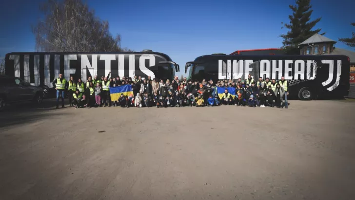 Автобуси Ювентусу приїхали в Україну
