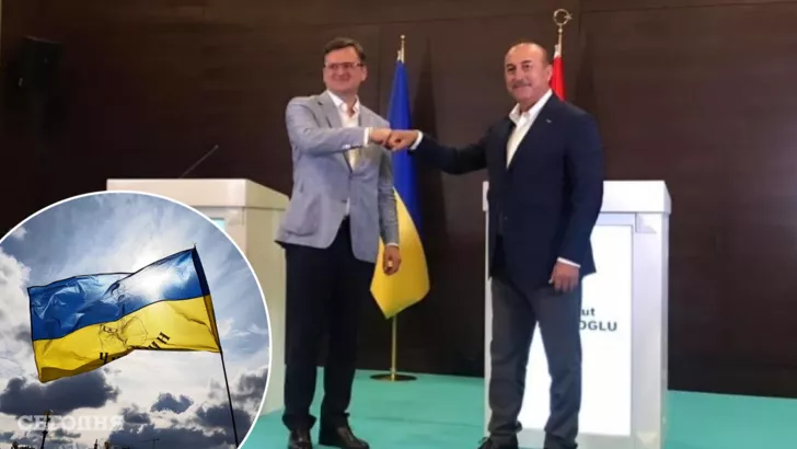 Министр иностранных дел Турции приехал в Украину.