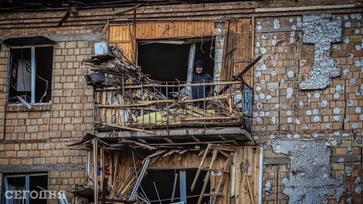Безоплатно: киянам допоможуть замінити пошкоджені через війну вікна