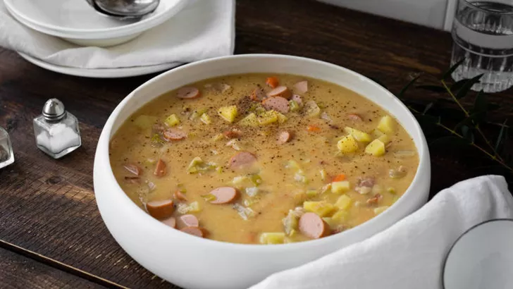 Картофельный суп по-польски с колбасой