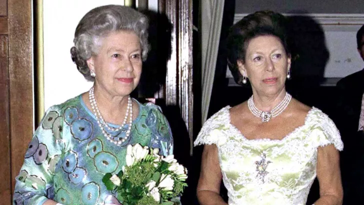 Елизавета II с сестрой принцессой Маргарет - подборка архивных фото
