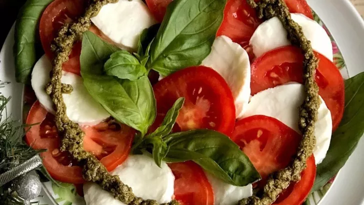 Рецепт італійської закуски-салату капрезе