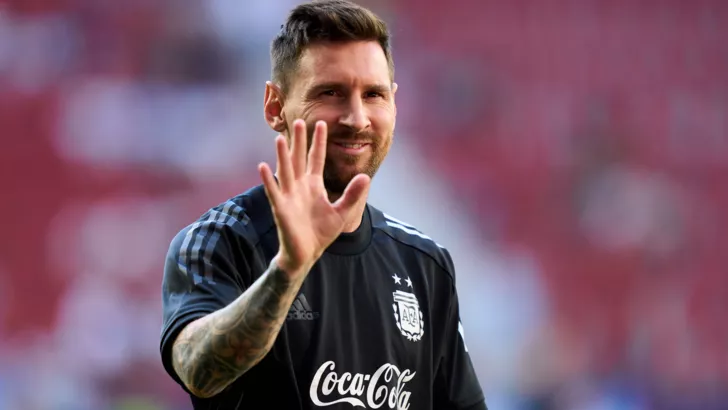 Lionel Messi presented a five-point trick to the Argentina national team