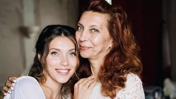 Мать Регины Тодоренко поздравила ее с днем рождения