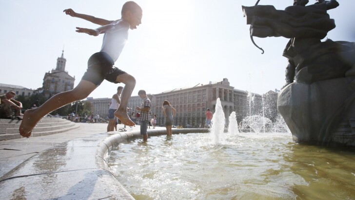 30-градусная жара в Украине | Фото: УНИАН