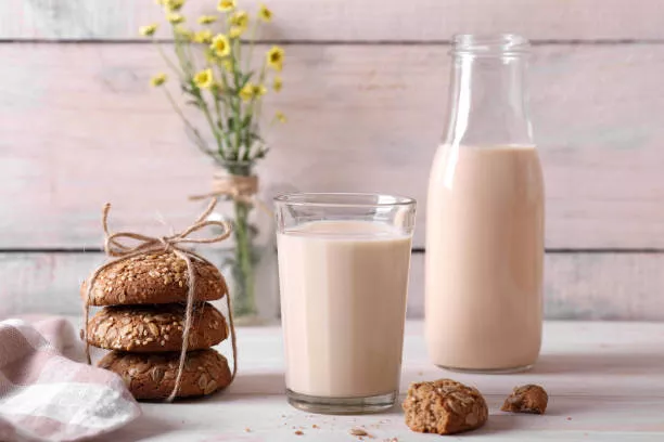 Що приготувати з кислого молока – прості рецепти