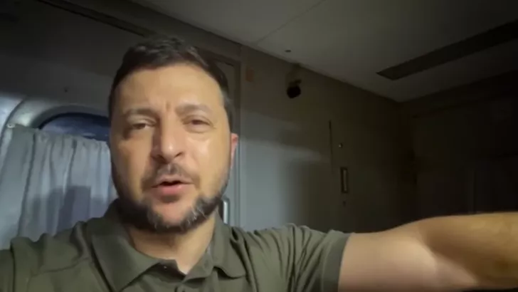 Володимир Зеленський записав відеозвернення у поїзді.