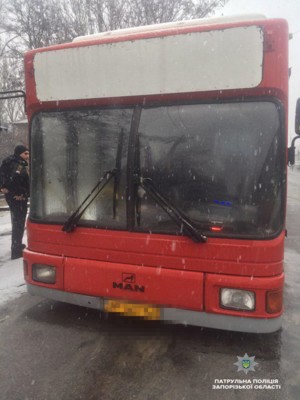 В Запорожье произошло разбойное нападение на водителя автобуса | Фото: Нацполиция