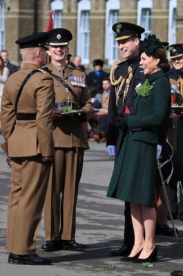 Кейт Миддлтон и принц Уильям на параде ирландских гвардейцев | Фото: twitter.com/kensingtonroyal