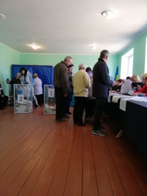 Избирательный участок в Радомышле Житомирской области | Фото: Сегодня