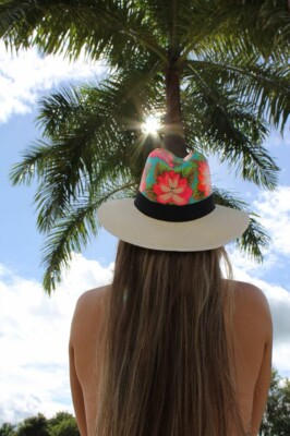 Шляпа-федора с цветочным принтом | Фото: Pinterest