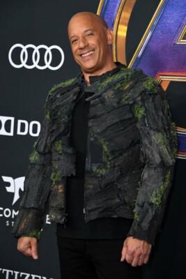 Вин Дизель в тематическом пиджаке | Фото: AFP