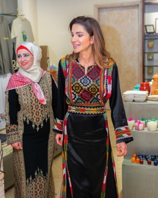 Иорданская королева Рания демонстрирует этностиль | Фото: facebook.com/QueenRania