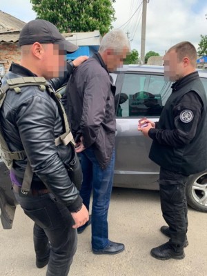 СБУ задержала на взятке полицейского начальника в Одесской области | Фото: СБУ