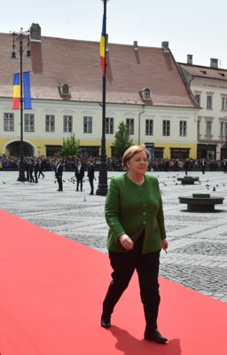 Ангела Меркель на саммите в Румынии | Фото: AFP