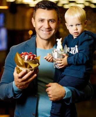 Николай Тищенко со своей семьей | Фото: instagram.com/nikolaytyshchenko