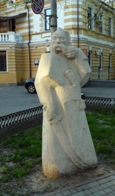 Аллея Гоголевских героев, Полтава | Фото: igotoworld.com