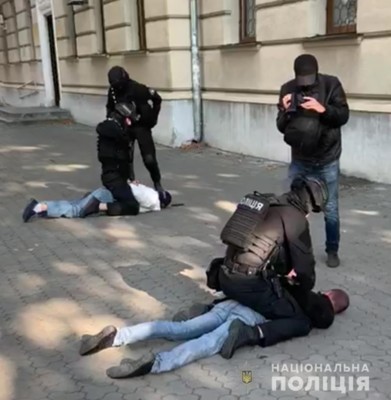 В Полтавской области копы задержали членов крупной ОПГ и ее главаря | Фото: Нацполиция