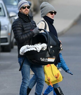 Голлівудську актрису Енн Гетевей і її чоловіка сфотографували з новонародженою дитиною | Фото: instagram.com/celebs_in_touch