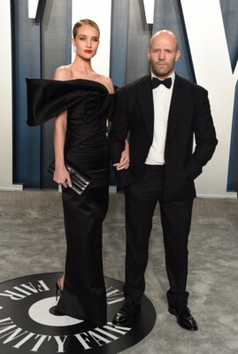 Розі Хантінгтон-Вайтлі та Джейсон Стейтем на закритій вечірці "Оскара 2020" | Фото: Getty Images