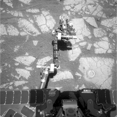 NASA Mars Exploration Rover Opportunity использует инструмент для абразивной обработки камня на скале, неформально названного "Гагарин" | Фото: Wired