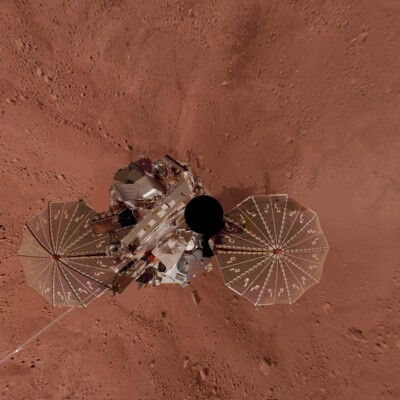 Спускаемый аппарат "Феникс", приземлившийся на Марсе в 2008 году | Фото: Wired