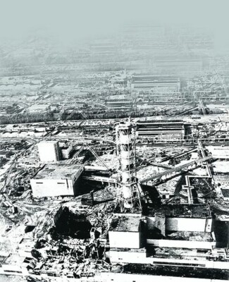 Взрыв 4-го энергоблока на ЧАЭС. Фото: архив "Сегодня"