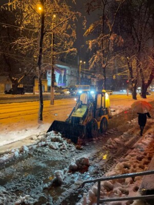 Как коммунальщики работали ночью. Фото: Одесский горсовет