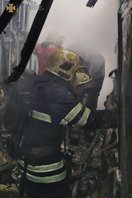 В Киевской области горит 5-ти этажное здание. Фото: ГСЧС Украины в Киевской области