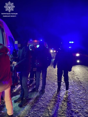 Во Львовской области в результате аварии пострадало много пассажиров автобуса. Фото: Патрульная полиция