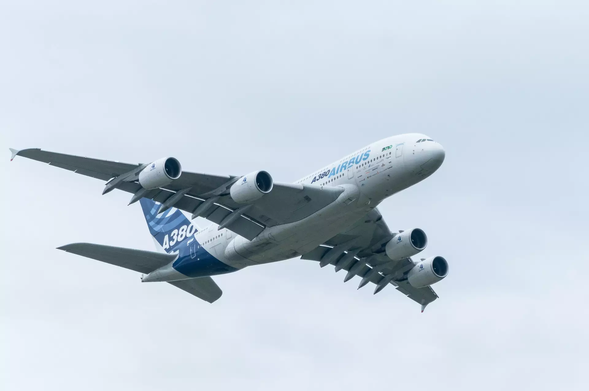 За 12 лет полетов A380 не погиб ни один пассажир или член экипажа