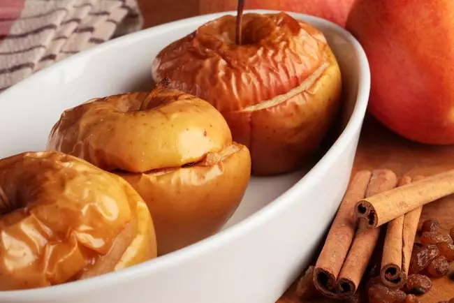 Рецепты печеных яблок в духовке