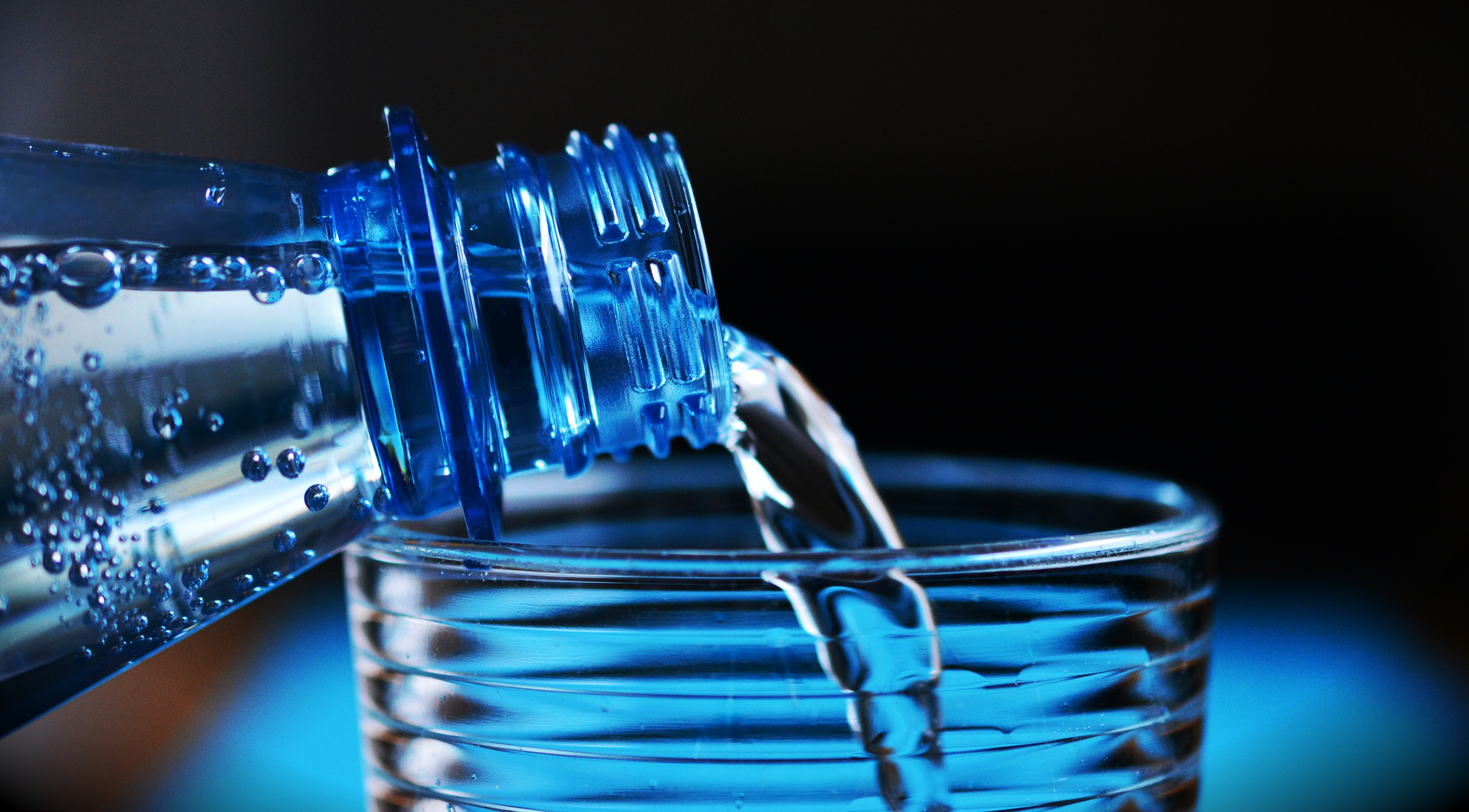 Чи можна пити воду з автоматів із водою?