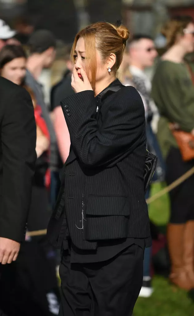Экс-жена Кита Флинта Маюми Кай на похоронах артиста