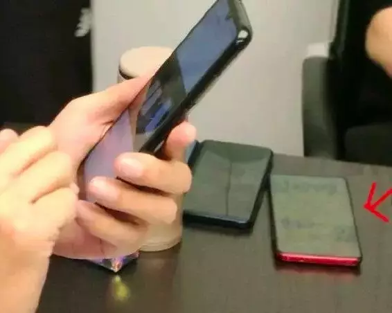 Секретный смартфон Redmi в приближенном виде