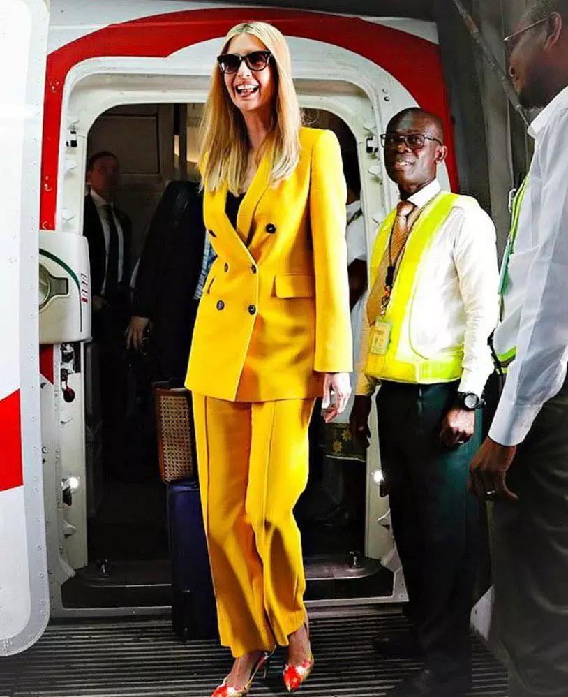 Иванка Трамп в желтом брючной костюме