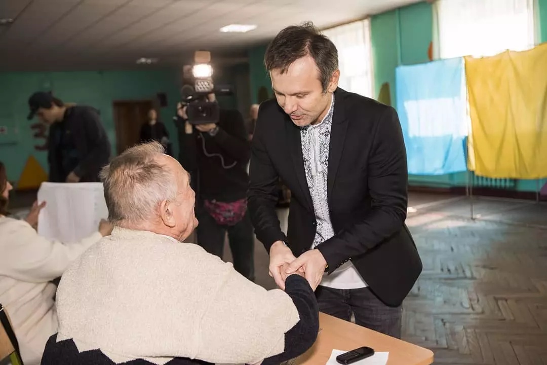 Святослав Вакарчук проголосовал во втором туре выборов