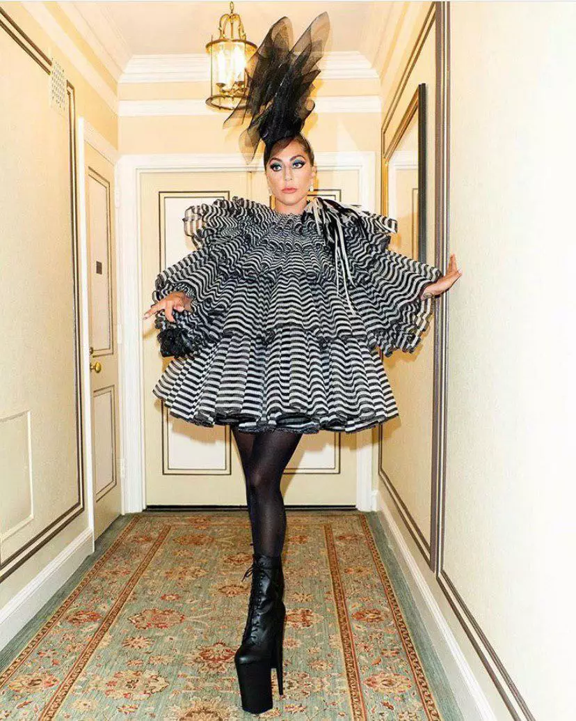 Леди Гага в мини-платье Marc Jacobs