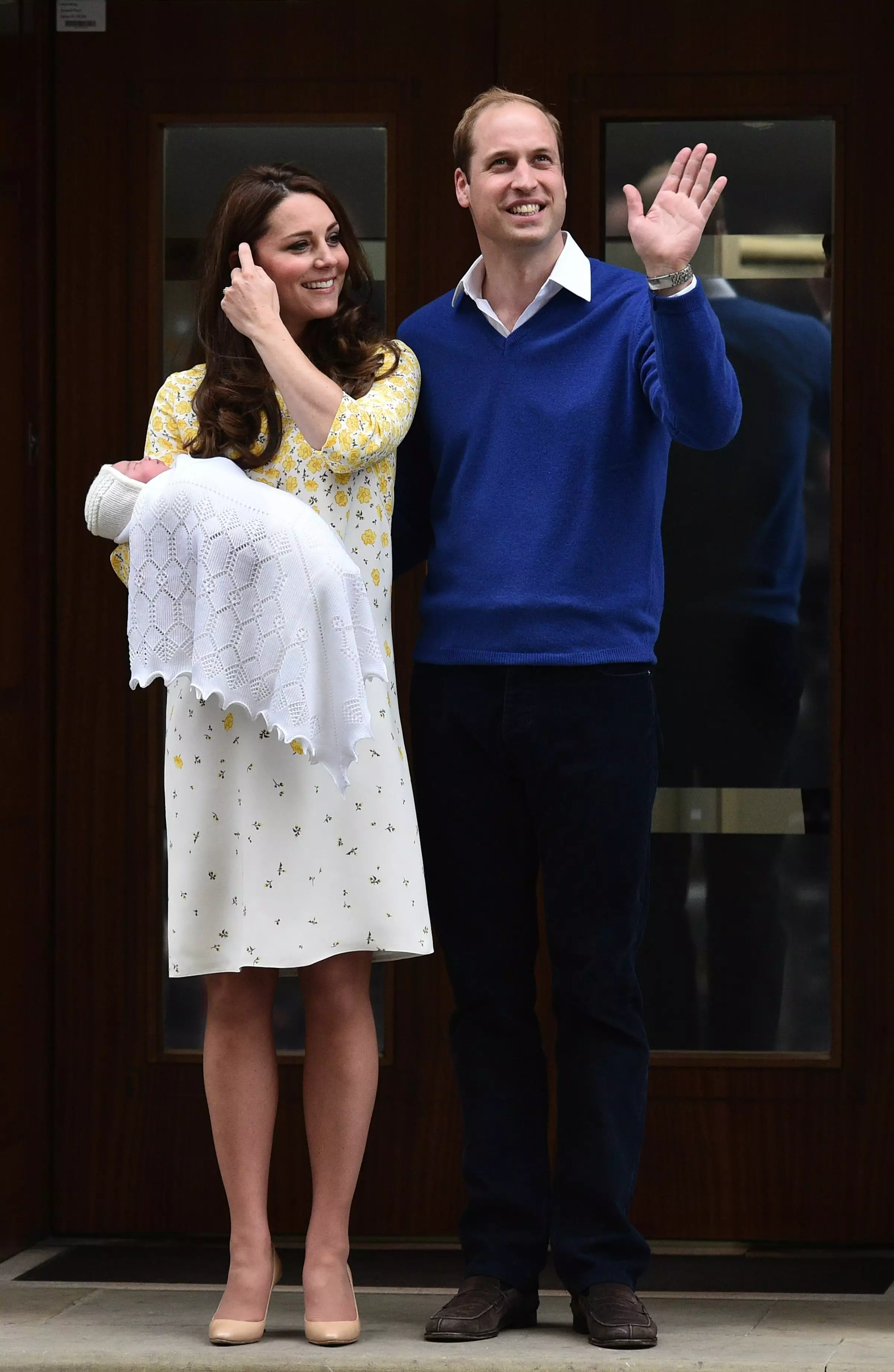 Кейт Миддлтон и принц Уильям с принцессой Шарлоттой