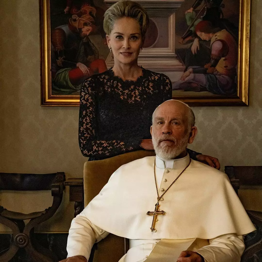 Шерон Стоун в сериале "Новый Папа"