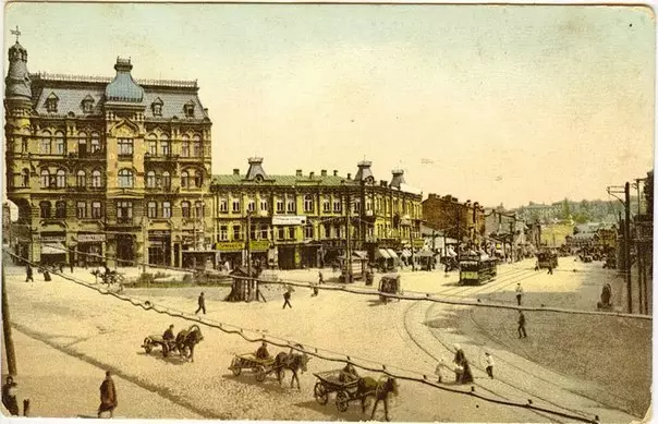 1905. Два дома с красивыми башенками