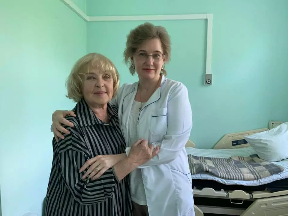 Ада Роговцева в лікарні