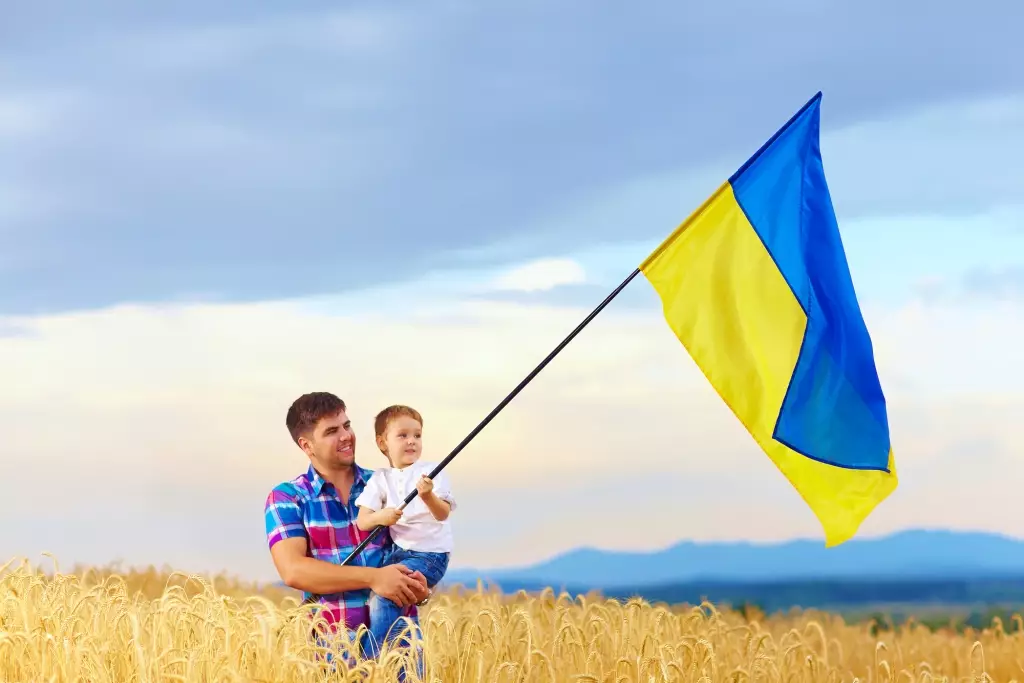 День Конституції України: картинки, вітання та вірші 