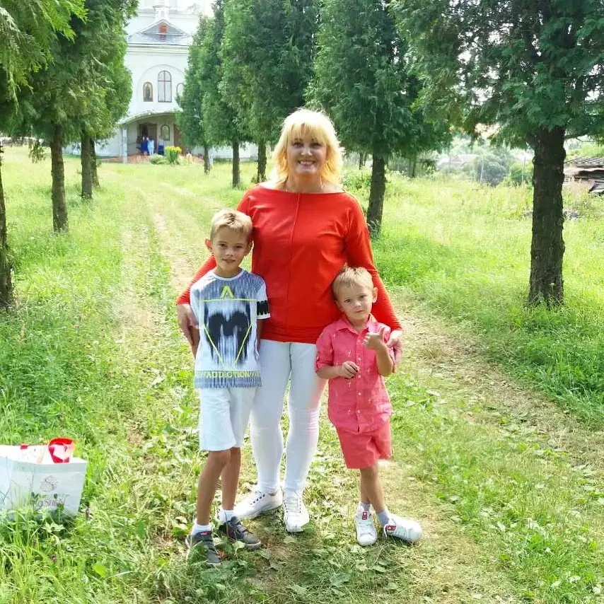 Мама Ірини Федишин з онуками – Юрієм і Олегом
