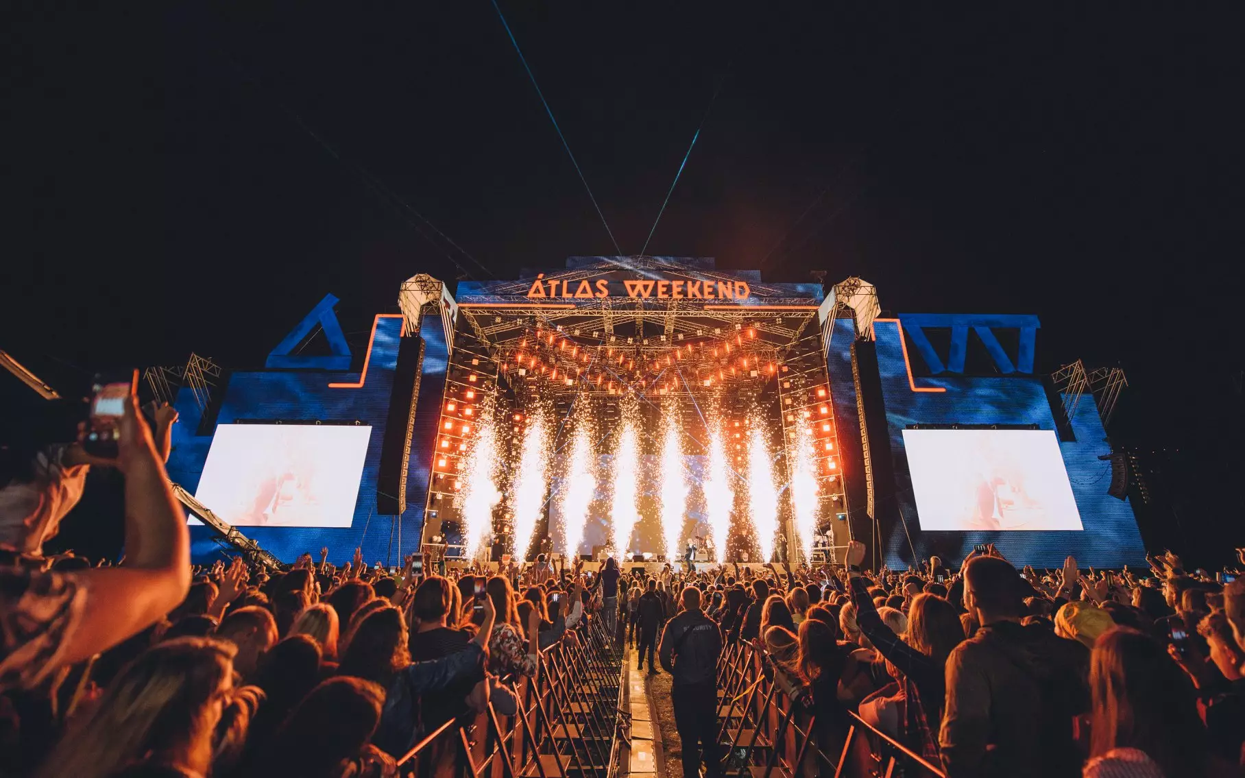 10 июля на Atlas Weekend 2019 выступили Black Eyed Peas и Том Оделл