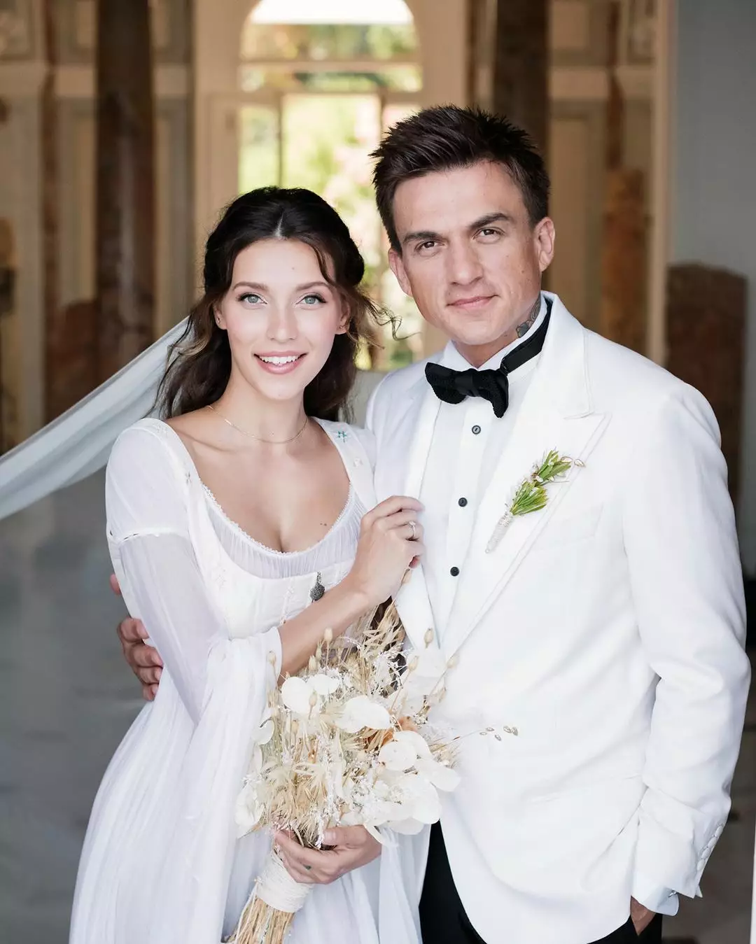 Регіна Тодоренко і Влад Топалов в весільному вбранні