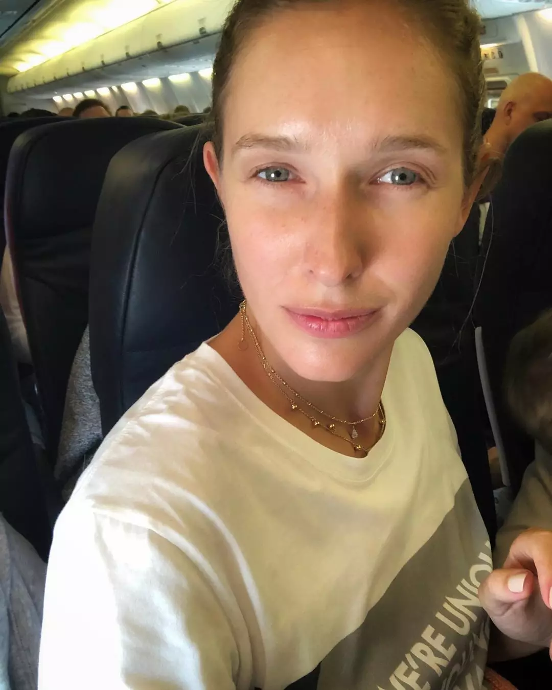 Катя Осадчая рассказала о неприятном инциденте на борту самолета