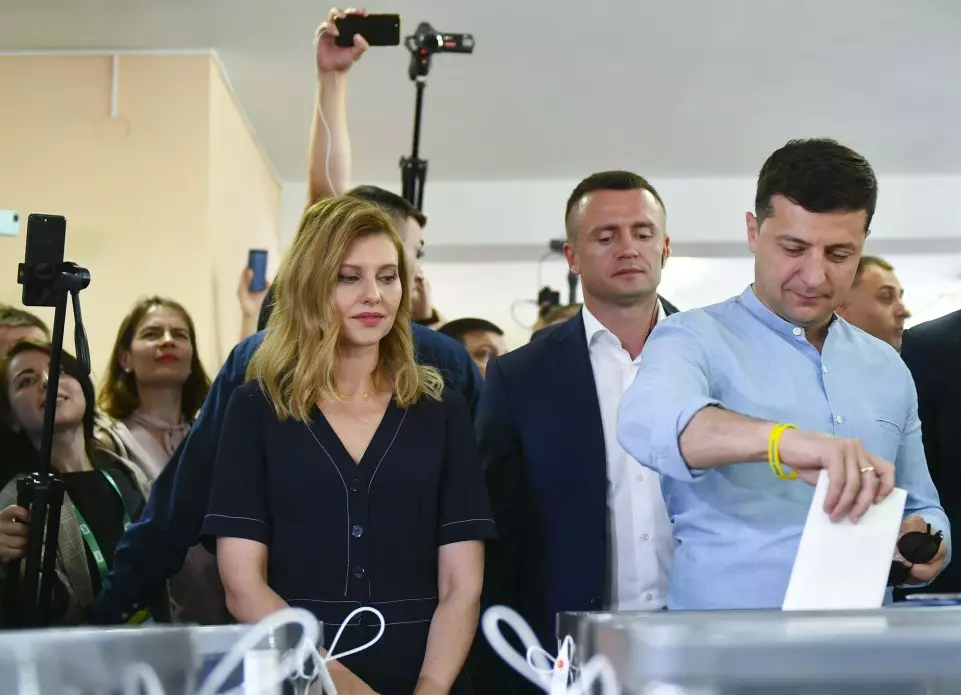 Елена и Владимир Зеленские на избирательном участке