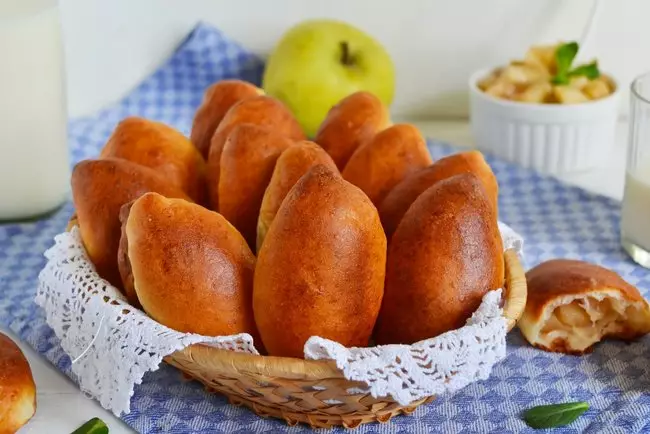 Пирожки с яблоками постные