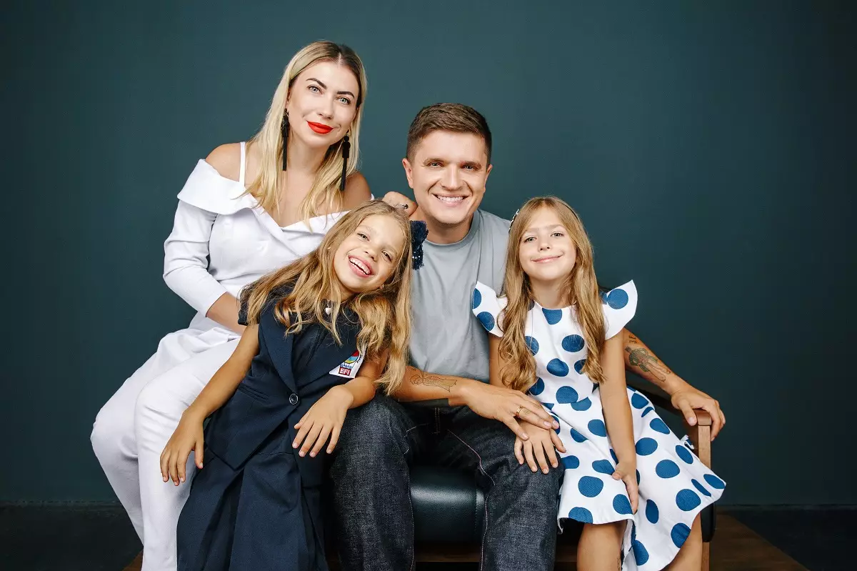 Анатолий Анатолич со своей семьей